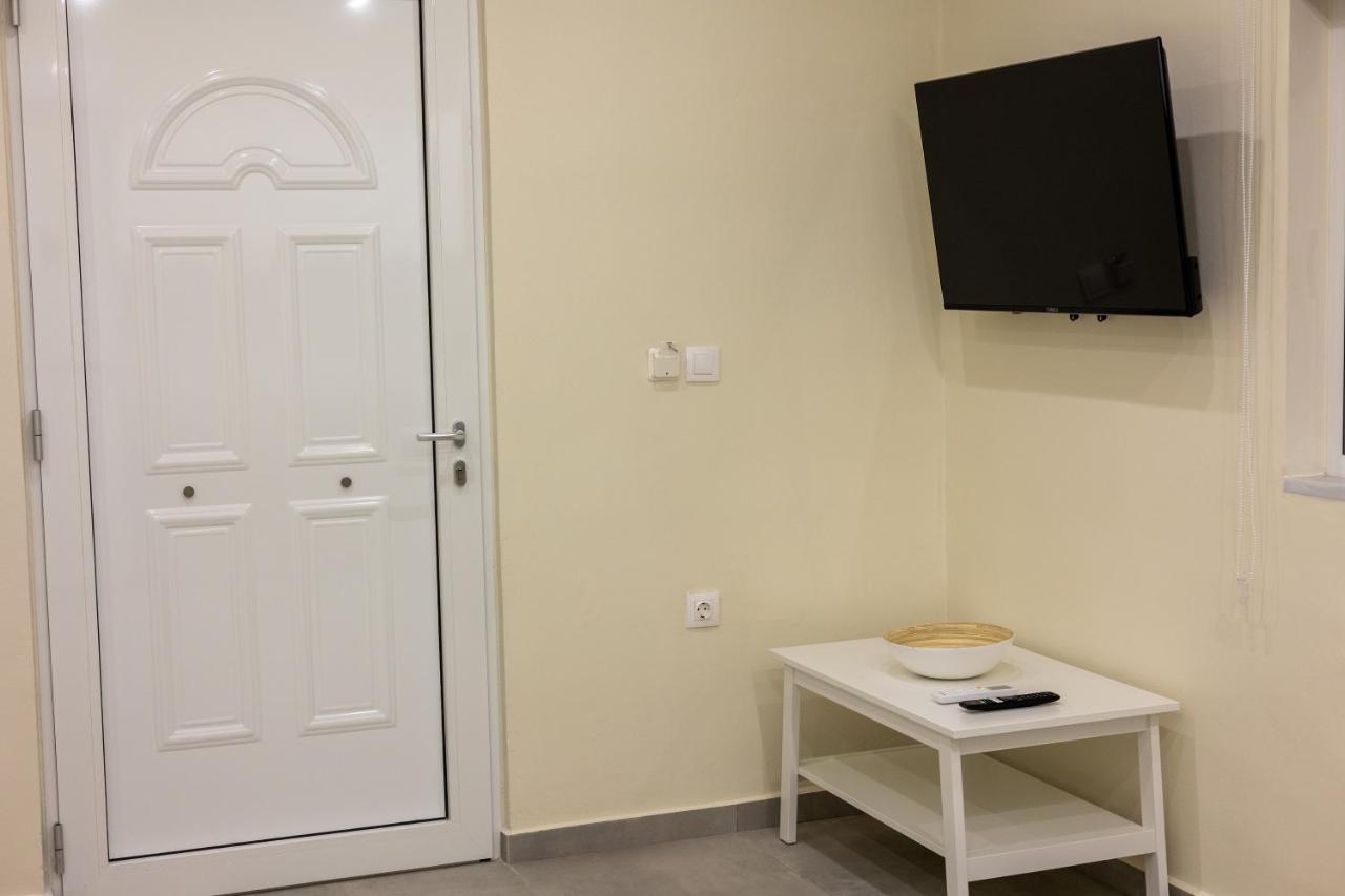 Adriana Apartment Agia Marina  ภายนอก รูปภาพ